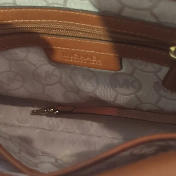 Michael Kors Hamilton Mono Red Stripe Canvas Leather Tote Large Lock Chain - Picture 10 of 10